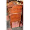 Image 3 : ANTIQUE CHILDRENS DESK