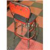 Image 3 : VINTAGE 2 STEP STOOL