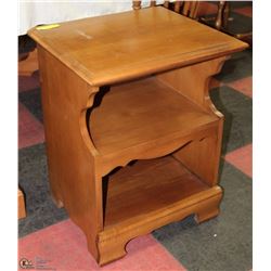 15) VILAS END TABLE