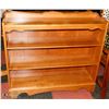 Image 1 : 8) 2 SMALL MAPLE BOOK CASES