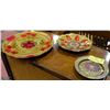 Image 1 : 3 DECORATIVE VINTAGE FLOWER GOOFUS GLASS PLATTERS