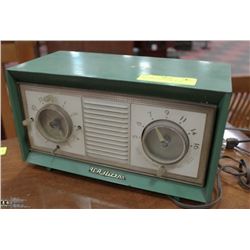 VINTAGE RCA VICTOR  RADIO