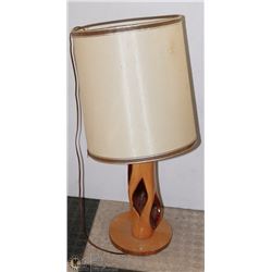DIAMOND WILLOW LAMP
