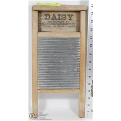 ANTIQUE DAISY UNDERGAMENT WASHBOARD