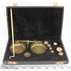 VINTAGE JEWELLER'S SCALE