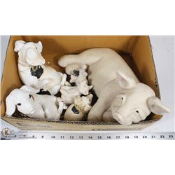 BOX WITH 2 SETS OF PIG COLLECTIBLES