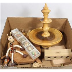 BOX OF WOODEN ANIMALS AND COLLECTIBLES