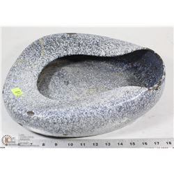 ESTATE VINTAGE BED PAN