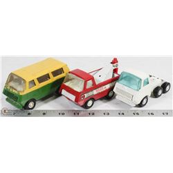 A SET OF 3 METAL TONKA TRUCKS