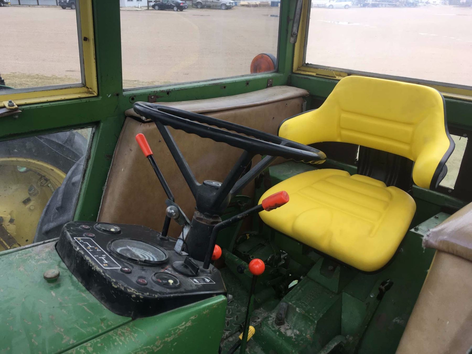 John Deere 3130