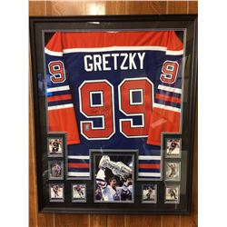 WAYNE GRETZKY FRAMED AUTOGRAPHED JERSEY COLLAGE DISPLAY (WG COA)