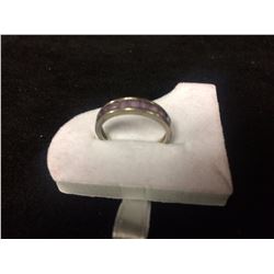 10 KARAT WHITE GOLD & AMYTHYST RING
