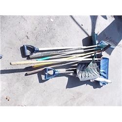 LOT OF GARDEN TOOLS