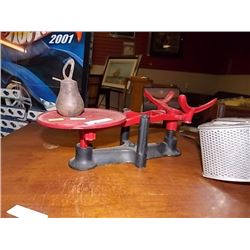 VINTAGE SCALE & WEIGHTS
