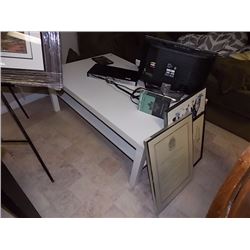 LARGE WHITE COFFEE TABLE