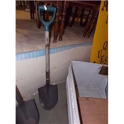 D-HANDLE SPADE