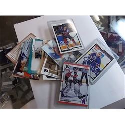 LOT OF HOCKEY COLLECTOR CARDS