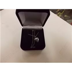 SILVER NECKLACE WITH HEART PENDANT