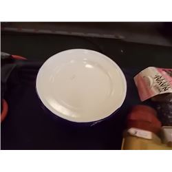 ENAMEL COATED PLATES - NEW - 14 TTL
