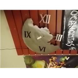 SOLID STEAL CUT OUT CLOCK