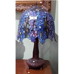 TIFFANY STYLE WISTERIA STAINED GLASS TABLE LAMP