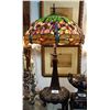 Image 2 : TIFFANY STYLE STAINED GLASS DRAGONFLY TABLE LAMP