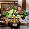 Image 2 : TIFFANY STYLE STAINED GLASS KOI TABLE LAMP