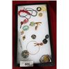 Image 1 : COLLECTION OF ESTATE JEWELRY IN DISPLAY TRAY