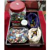 Image 1 : LARGE COLLECTION MARBLES