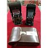 Image 1 : TWO VINTAGE CAMERAS