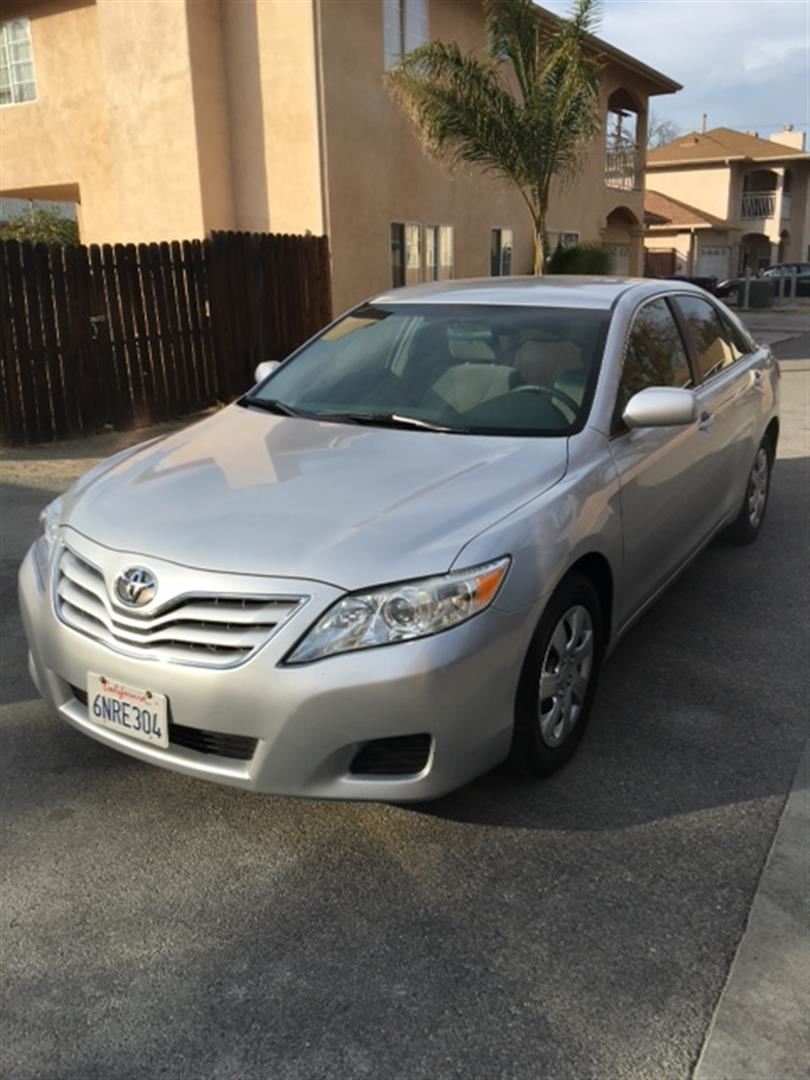 2011 Toyota Camry Le Silver Gray