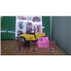 Image 1 : COCA-COLA COLLECTOR'S GUIDE BOOK AND 1930'S FORD ADVERTISING MODEL CAR (SLIGHT DAMAGE), 3 COCA-COLA 