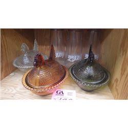 3 CHEESEBURGER RESTAURANT COCA-COLA GLASSES PLUS 3 REPRO"SITTING HENS" CANDY DISHES