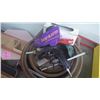 Image 2 : 1 LOT OF HAND HELD SAND BLASTER, AIR HOSE, AIR GAUGE, GOGGLES, ETC
