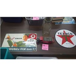 1 COLLECTIBLE OIL JAR AND 2 TEXACO PORCELAIN SIGNS (ANDE ROONEY REPRO USA) PLUS TEXACO KENWORTH META