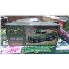 Image 2 : 1 BOX J.D. DECORATIVE LIGHT SET, J.D. SIGN PLUS J.D. DEALERSHIP  PRESTIGE SERIES, ERTL COLLECTIBLE 1