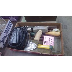 1 TRAY YUASA BATTERY CHARGER, BRASS FITTINGS, HOLE PUNCH, CYLINDER HONE, HAMMER, ETC