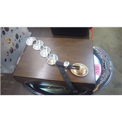 1 COMMUNITY SILVER CUTLERY SET IN WOODEN CASE PLUS 1 ONEIDA (USA) LARGE SILVER TRAY AND LADIES SILVE