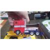 Image 5 : BOX WITH CAT COLLECTIBLE DIE CAST 825 H SOIL COMPACTOR IN BOX, VOLVO A25C DUMP TRUCK, 1955 FORD TOOT