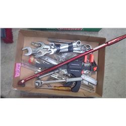 TRAY OF BUNDLE OF WRENCHES, 3/8 AND 1/2 INCH RACHETS PLUS 2' SWING HANDLE AND SOCKET HOLDERS