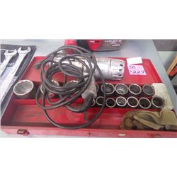 MILLER FALLS 3/4" ELECTRIC IMPACT WRENCH AND SET OF 3/4" SOCKETS