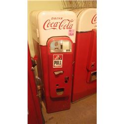 COCA COLA VENDO 44 COIN OPERATED COKE BOTTLE DISPENSER IN BEAUTIFUL COSMETIC CONDITION AND GOOD WORK