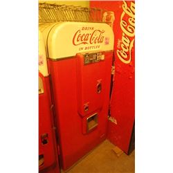COCA COLA VENDO 80 COIN OPERATED COKE BOTTLE DISPENSER WITH SIDE RACKS IN BEAUTIFUL COSMETIC CONDITI