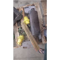 PALLET - INCLUDES J.D. "720" - "730" FRONT TWO WEIGHT ASSEMBLY AND FRONT SPINDLES