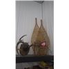 Image 1 : PAIR OF SNOW SHOES AND MOUNTED DEER ANTLERS SCORED 152