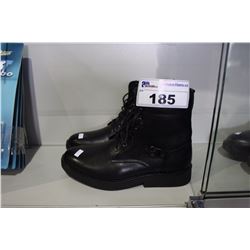 PAIR OF LEATHER HEATED SIZE 9 BOOTS WITH CHARGER