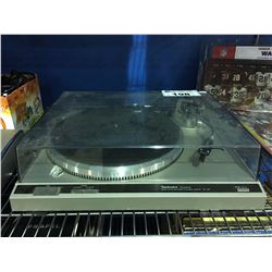 TECHNICS QUARTZ MODEL SL-Q2 DIRECT DRIVE AUTOMATIC TURN TABLE