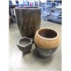 Image 1 : 3 ASSORTED PLANTER POTS