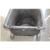 Image 2 : BLACK 2-WHEEL DUMP CART