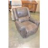 Image 1 : LEATHER RECLINER